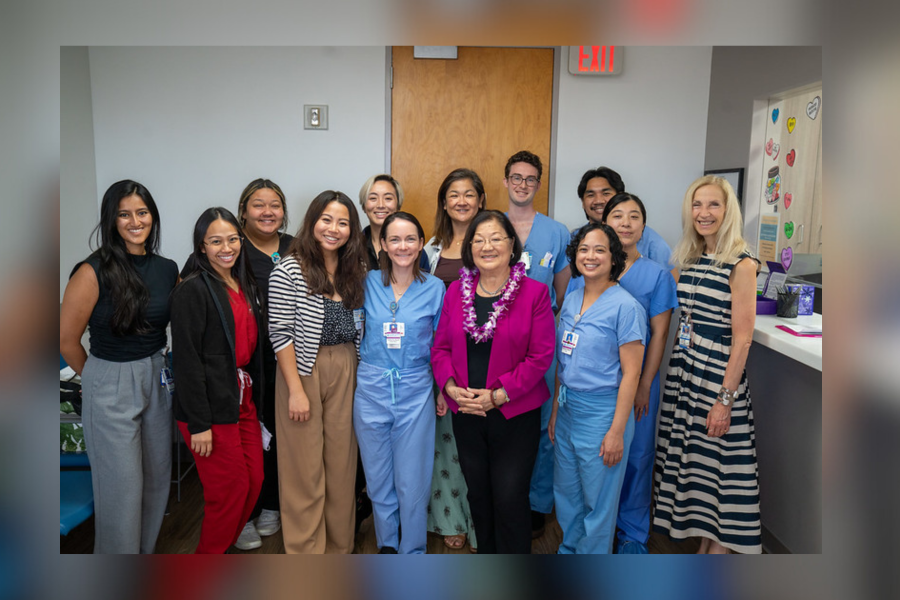 senator hirono and jabsom complex family planning fellows and students 